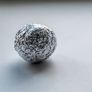 boule de papier aluminium