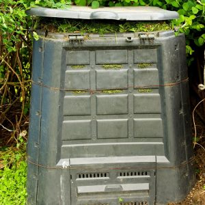 Le pire endroit pour votre futur bac à compost obligatoire au jardin